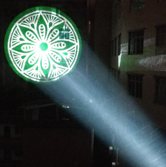 大型酒吧舞臺燈光設(shè)備有哪些？效果圖